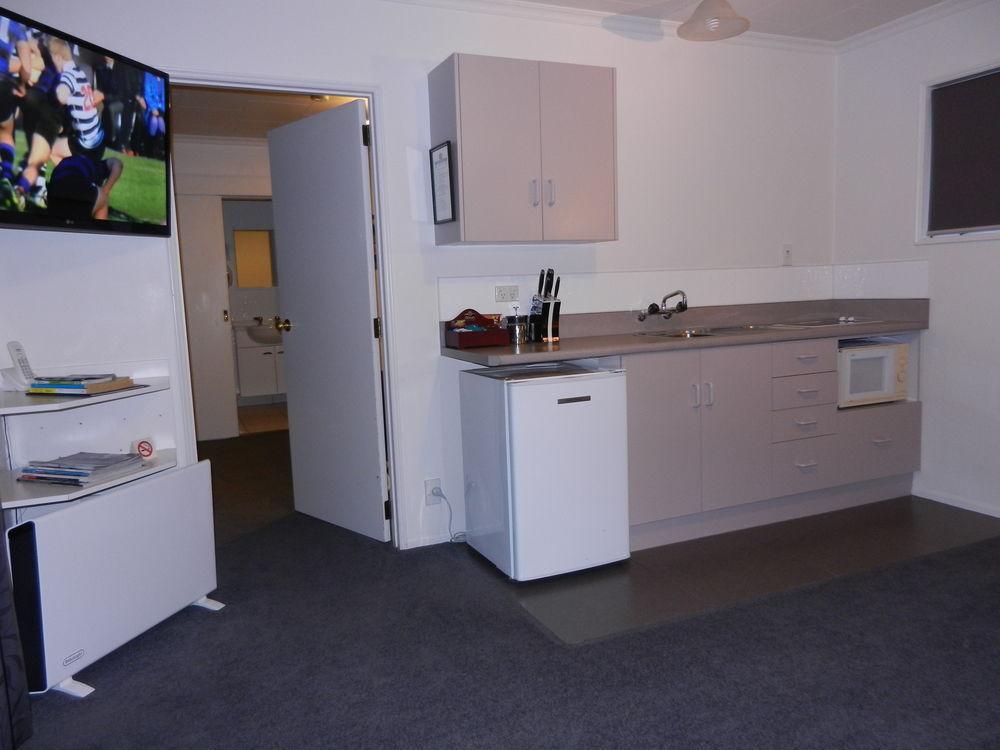 Amber Court Motel 4*
